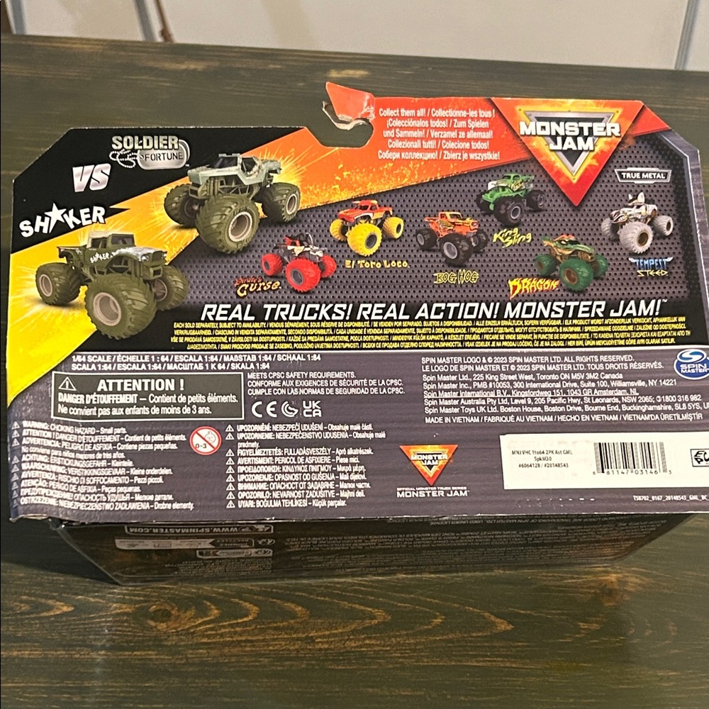 MONSTER JAM Shaker vs Soldier OF FORTUNE 2-Pack Toy Trucks - Green - Picture 7 of 8